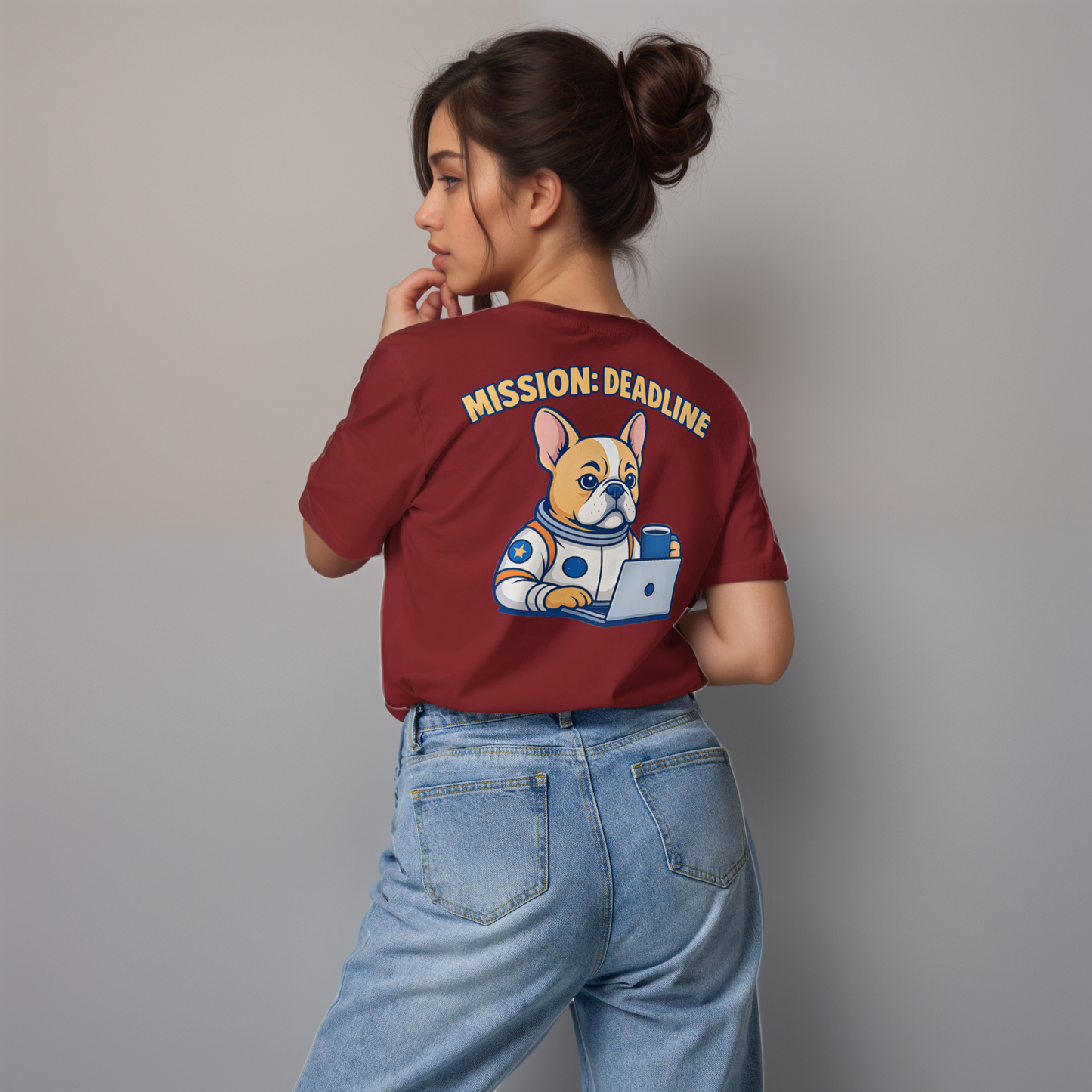 Mission: Deadline – Unisex T-Shirt aus Bio-Baumwolle mit Astronaut-Frenchie